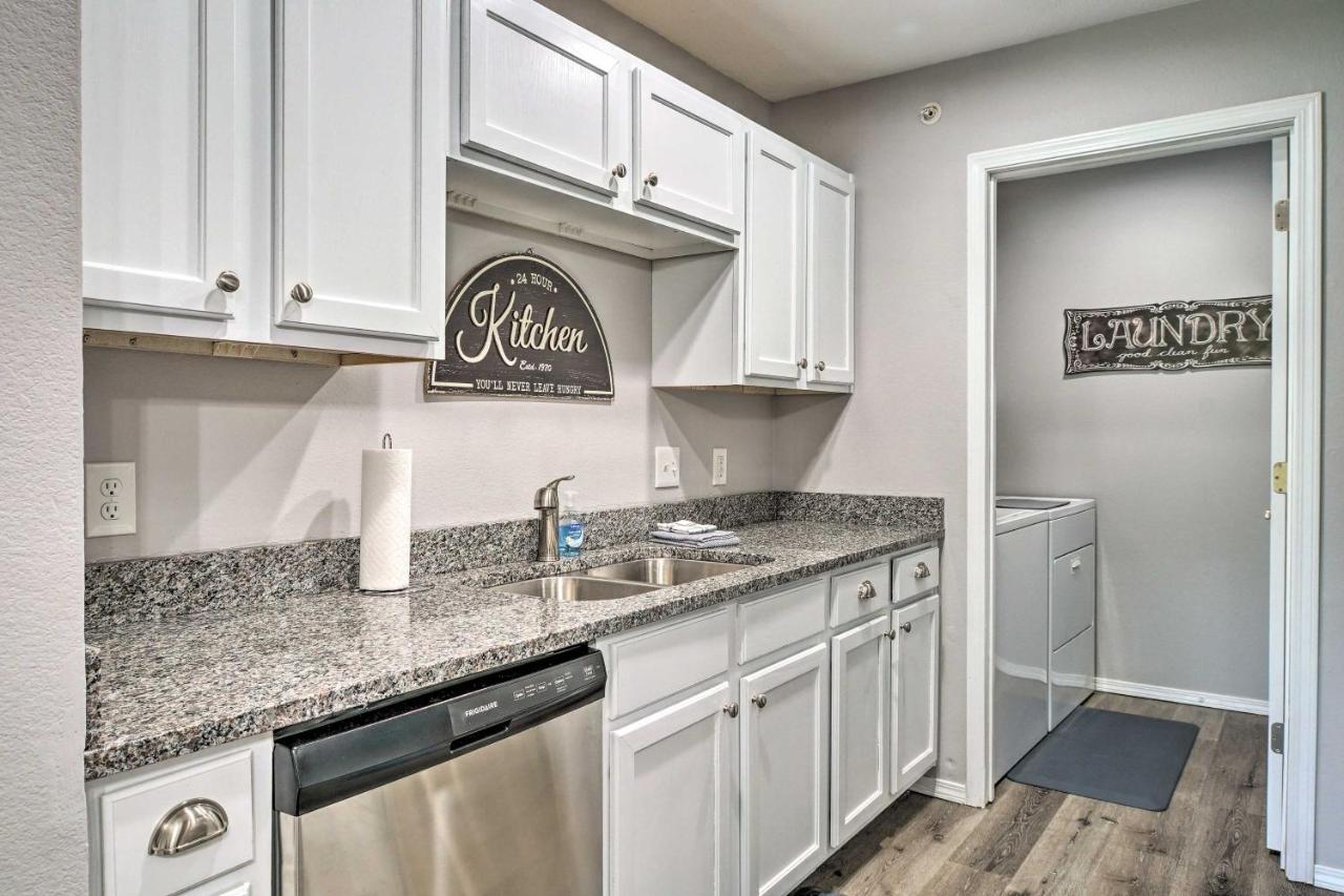Cozy Condo With Pool Access, 5 Mi To Table Rock Lake แบรนสัน ภายนอก รูปภาพ