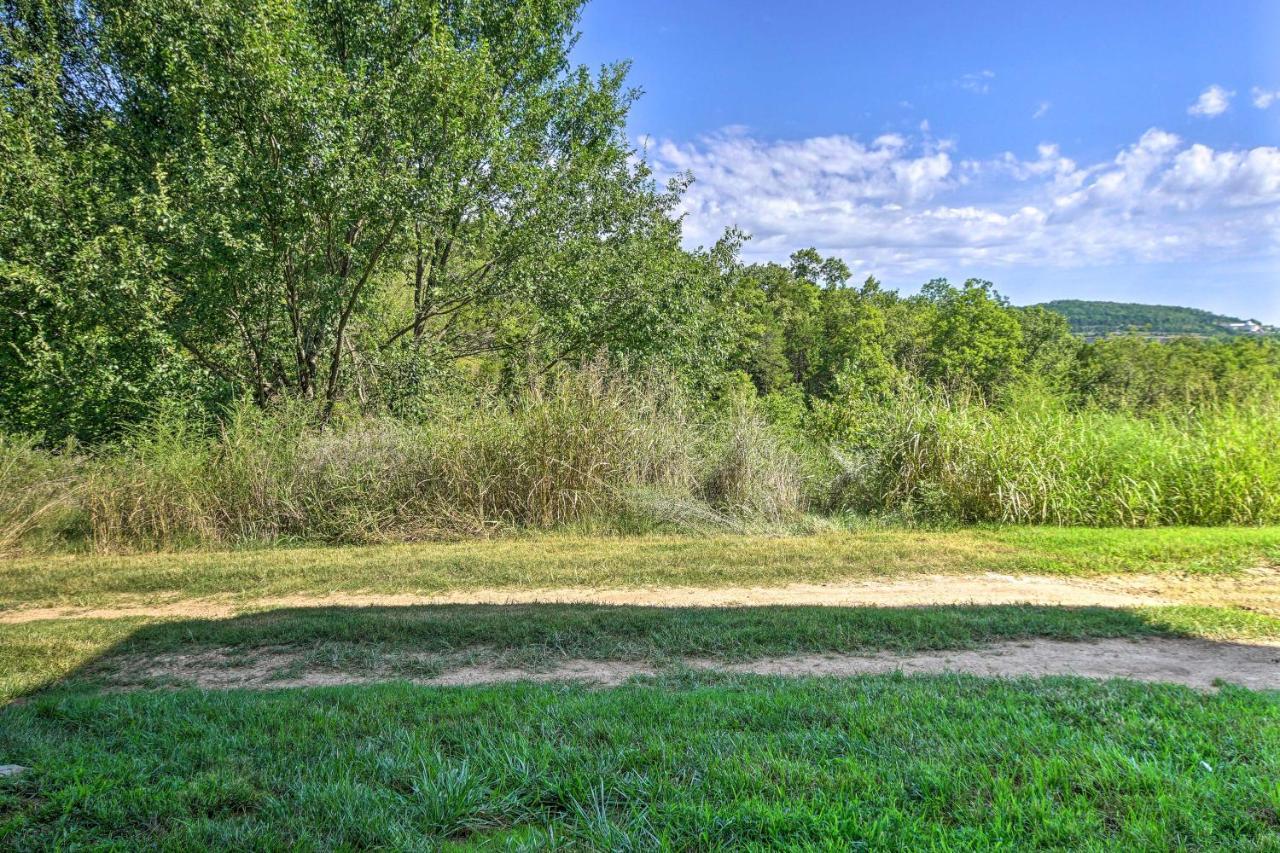 Cozy Condo With Pool Access, 5 Mi To Table Rock Lake แบรนสัน ภายนอก รูปภาพ